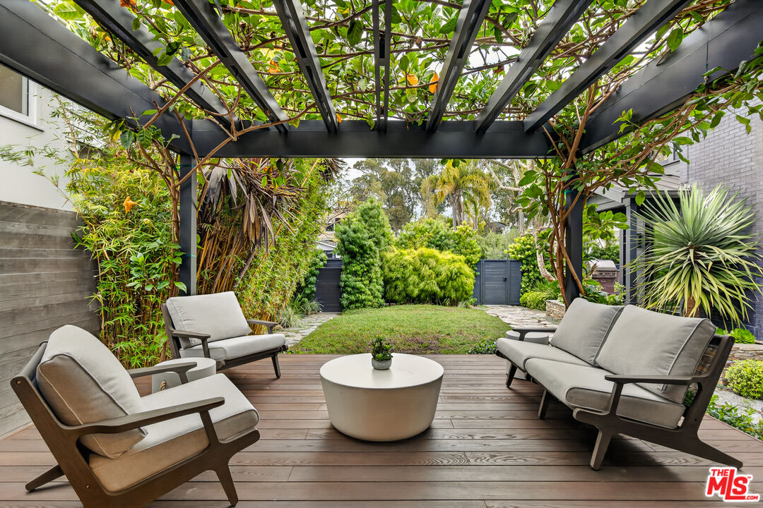 564 Rialto Avenue Venice, CA 90291 - Photo 40 of 47