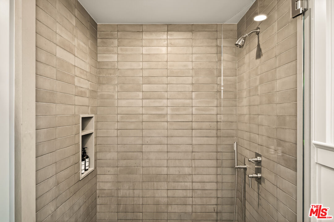 564 Rialto Avenue Venice, CA 90291 - Photo 44 of 47