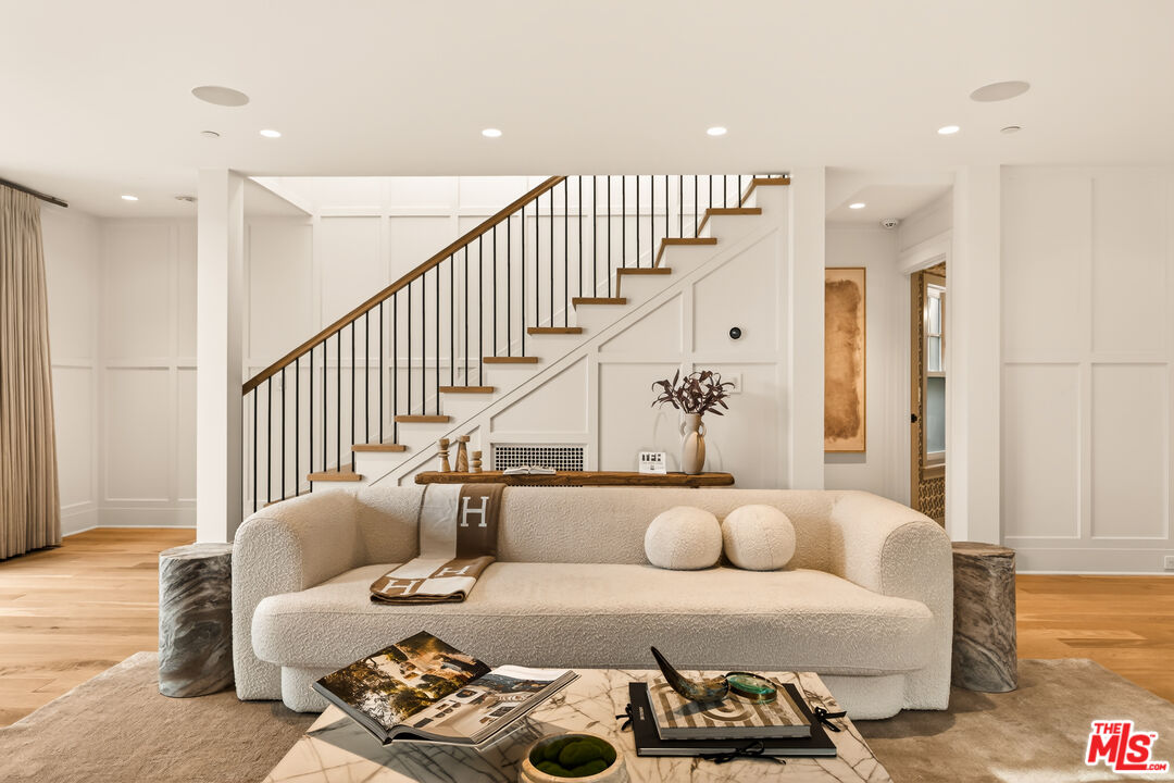 564 Rialto Avenue Venice, CA 90291 - Photo 10 of 47