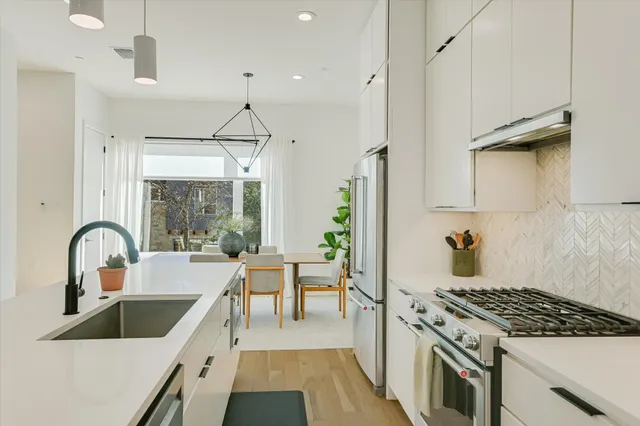 $4,000 | 410 West Alpine Road, Unit 3, Austin, TX 78704