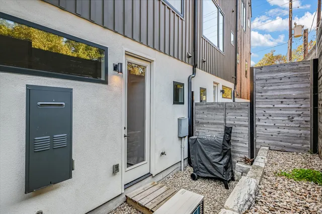 $4,000 | 410 West Alpine Road, Unit 3, Austin, TX 78704