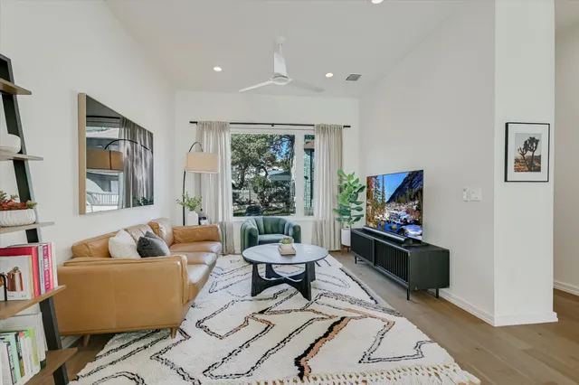 $4,000 | 410 West Alpine Road, Unit 3, Austin, TX 78704