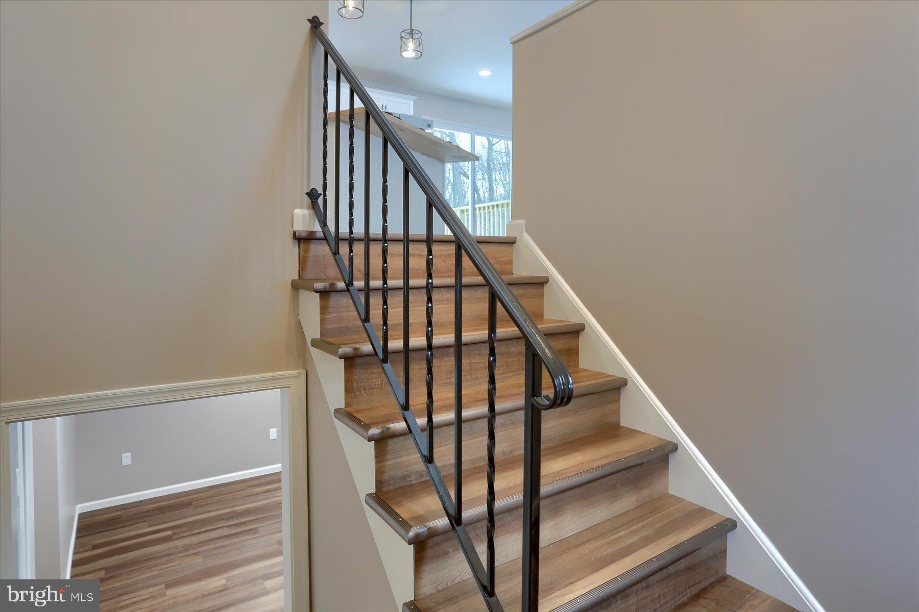 1348 Kuhn Road Boiling Springs, PA 17007 - Photo 2 of 45 Split Entry...