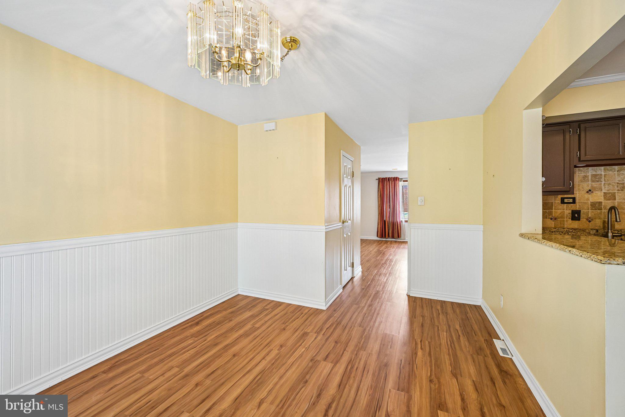 12534 Fedor Road Philadelphia, PA 19154 - Photo 14 of 66 Inviting entryway with warm tones.