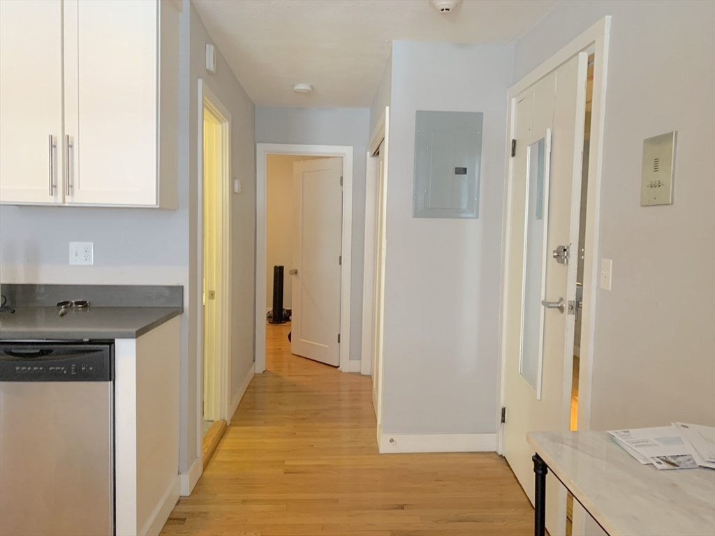 178 North Street, Unit 2 Boston, MA 02113 - Photo 12 of 14