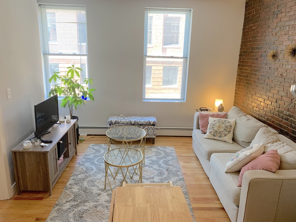 178 North Street, Unit 2 Boston, MA 02113 - Photo 2 of 14