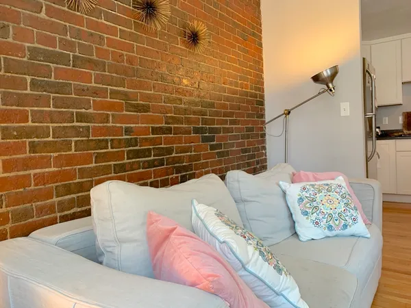 $3,768 | 178 North Street, Unit 2, Boston, MA 02113