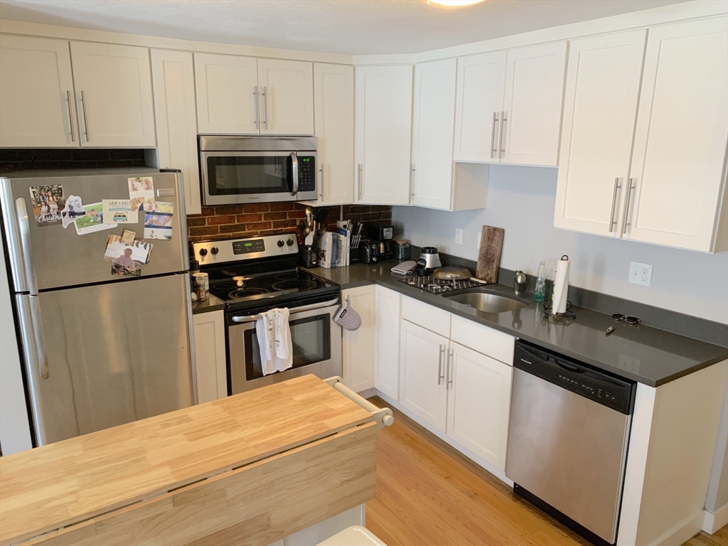 178 North Street, Unit 2 Boston, MA 02113 - Photo 6 of 14