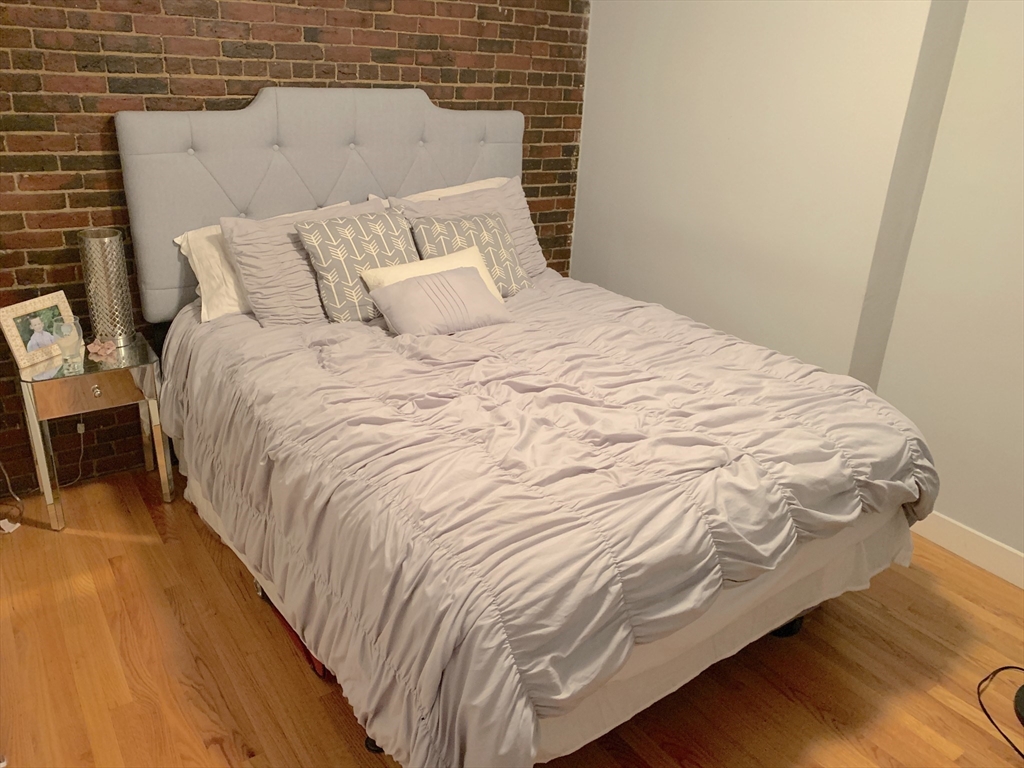 178 North Street, Unit 2 Boston, MA 02113 - Photo 8 of 14