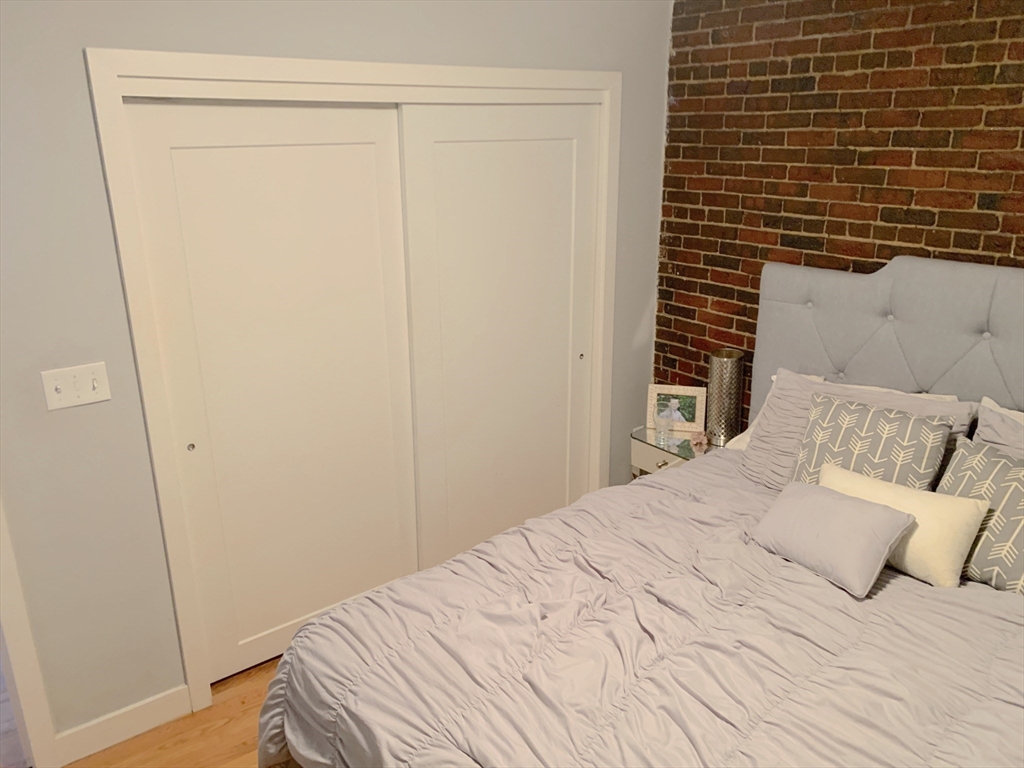 178 North Street, Unit 2 Boston, MA 02113 - Photo 9 of 14