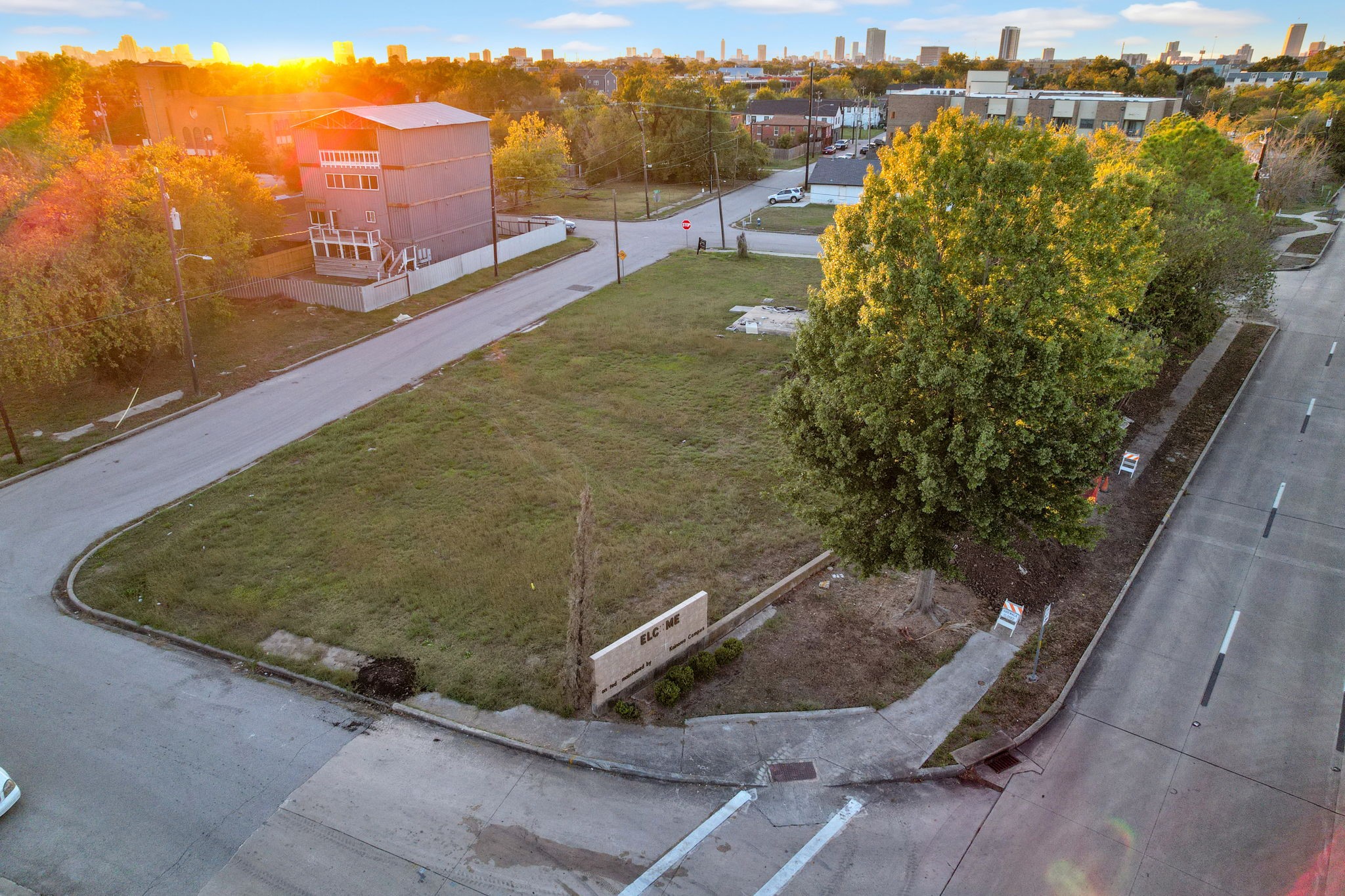 3217 Webster Street Houston, TX 77004 - Photo 4 of 6 a view of a outdoor space