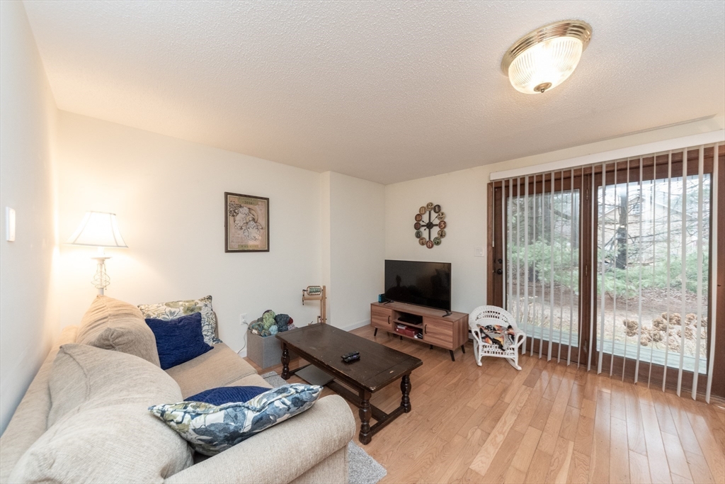 162 Ayer Road, Unit G5 Shirley, MA 01464 - Photo 9 of 36 Gallery Image 9