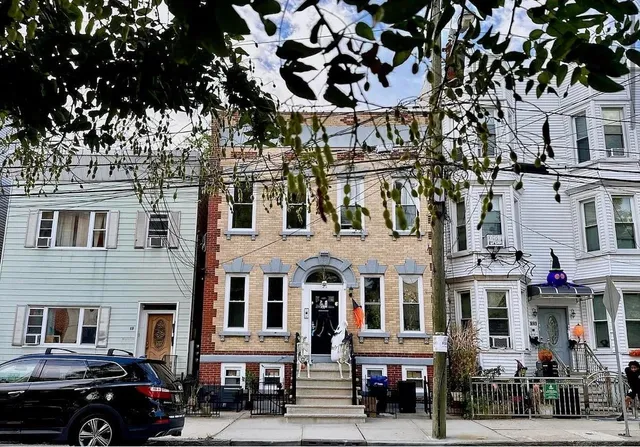 $1,300 | 21 Hancock Avenue, Unit 1, Jersey City, NJ 07307