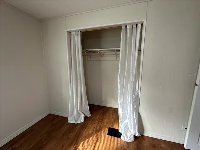 $1,700 | 24007 River Road, Astor, FL 32102