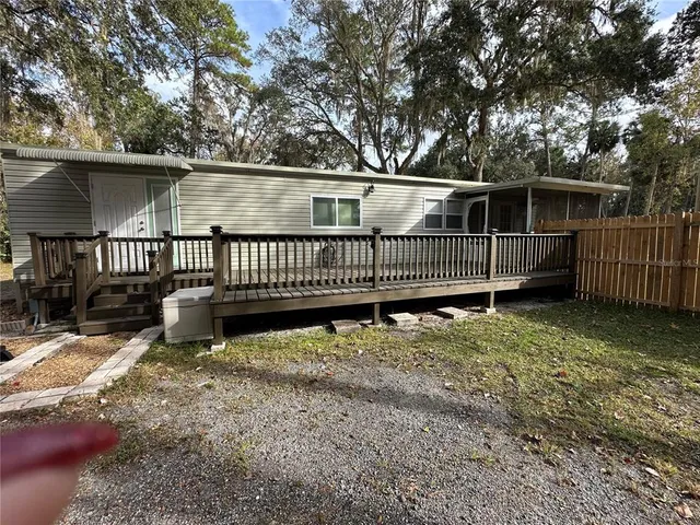 $1,700 | 24007 River Road, Astor, FL 32102