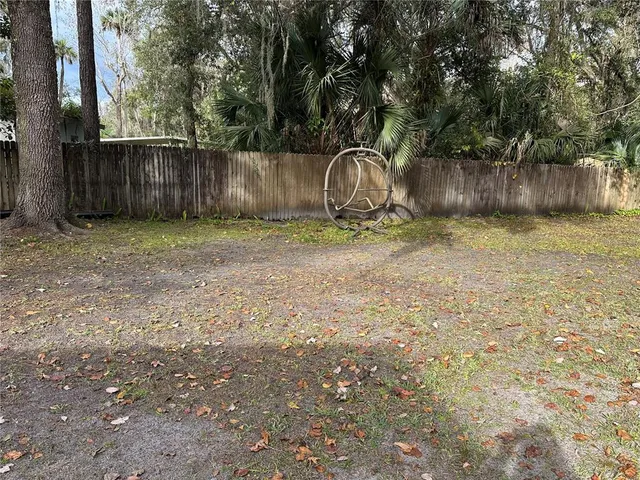 $1,700 | 24007 River Road, Astor, FL 32102