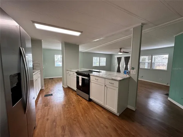 $1,700 | 24007 River Road, Astor, FL 32102