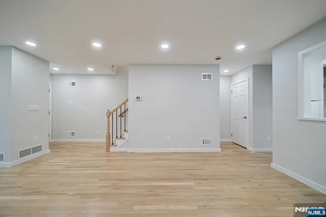 $3,950 | 196 Madison Avenue, Unit 15, Cresskill, NJ 07626