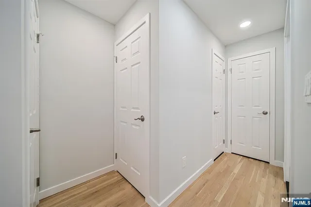 $3,950 | 196 Madison Avenue, Unit 15, Cresskill, NJ 07626