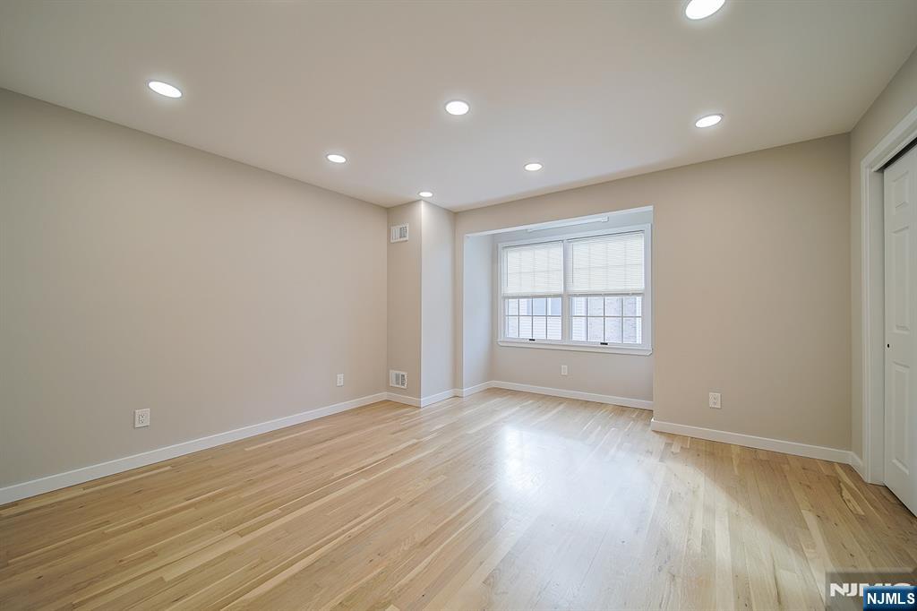 196 Madison Avenue, Unit 15 Cresskill, NJ 07626 - Photo 15 of 25