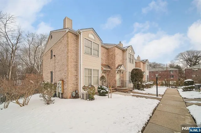 $3,950 | 196 Madison Avenue, Unit 15, Cresskill, NJ 07626