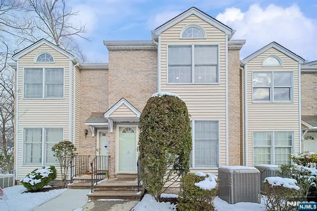 $3,950 | 196 Madison Avenue, Unit 15, Cresskill, NJ 07626