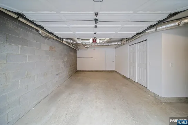 $3,950 | 196 Madison Avenue, Unit 15, Cresskill, NJ 07626