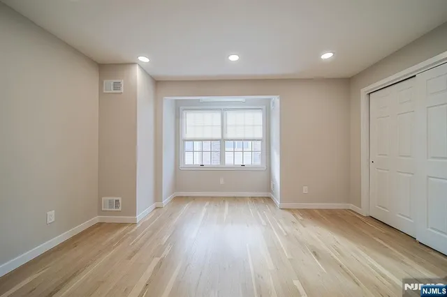 $3,950 | 196 Madison Avenue, Unit 15, Cresskill, NJ 07626