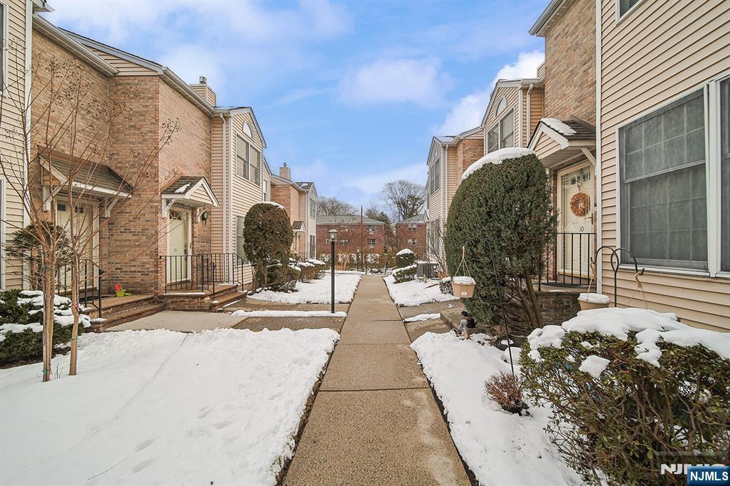196 Madison Avenue, Unit 15 Cresskill, NJ 07626 - Photo 3 of 25