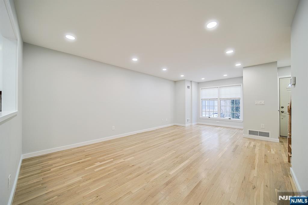 196 Madison Avenue, Unit 15 Cresskill, NJ 07626 - Photo 7 of 25