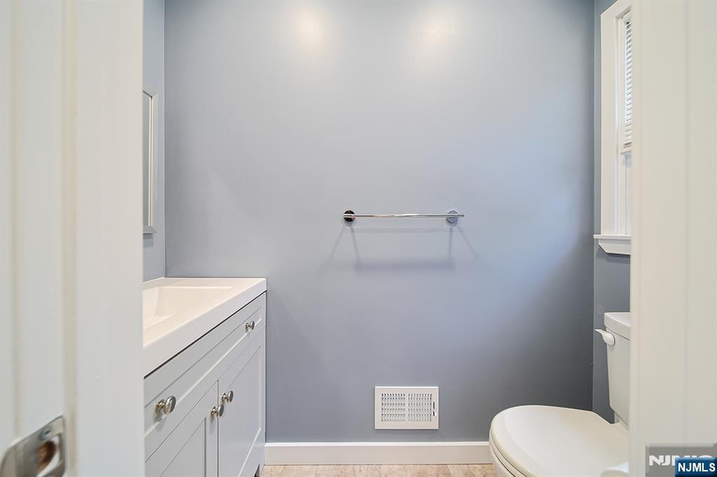 196 Madison Avenue, Unit 15 Cresskill, NJ 07626 - Photo 10 of 25