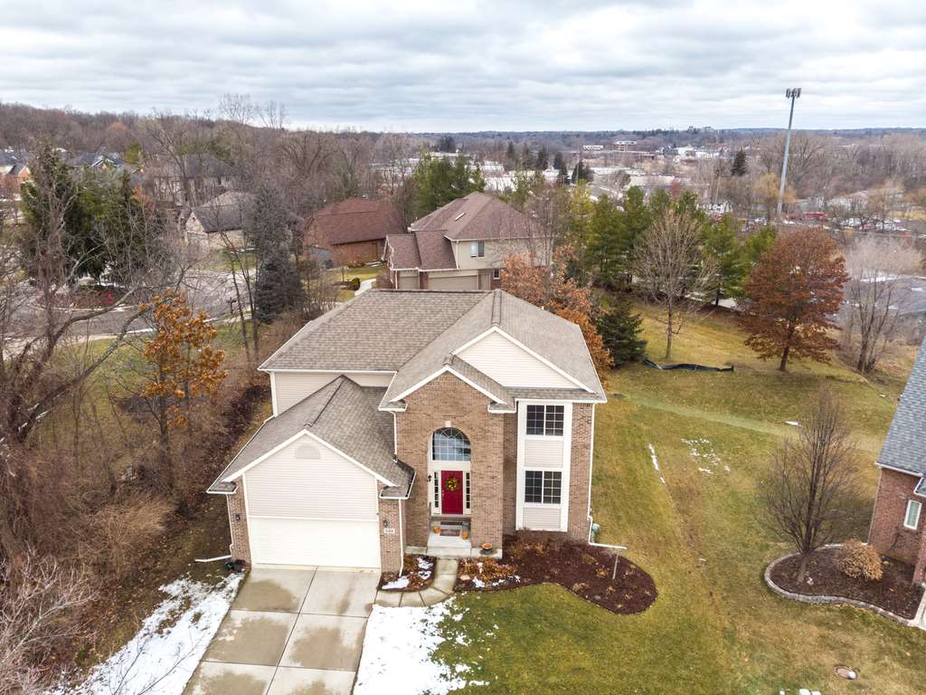 131 Spruce Lane Rochester, MI 48307 - Photo 4 of 47 Front