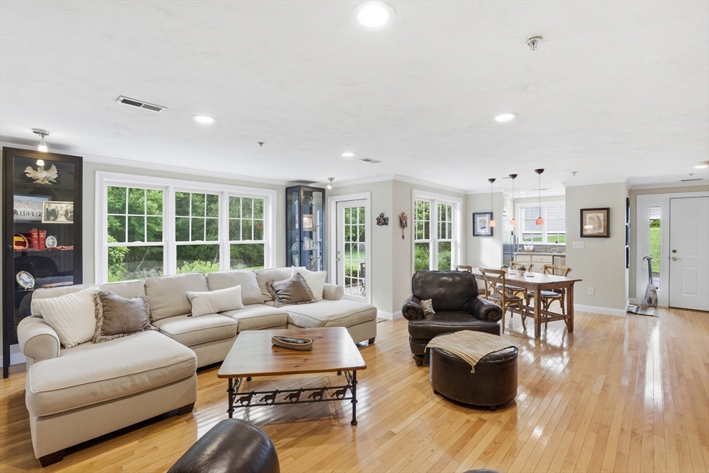 21 Sandstone Road, Unit 21 Westford, MA 01886 - Photo 7 of 41