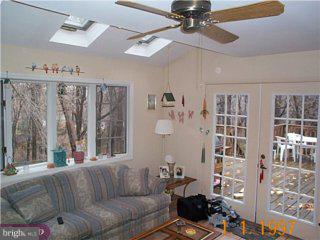 14 Worral Court Newark, DE 19711 - Photo 3 of 4 a living room with furniture and a window