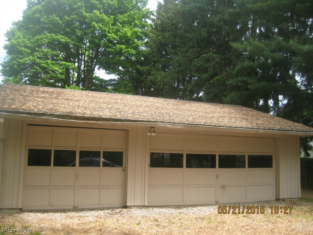 2862 Ridgewood Road Akron, OH 44333 - Photo 3 of 18