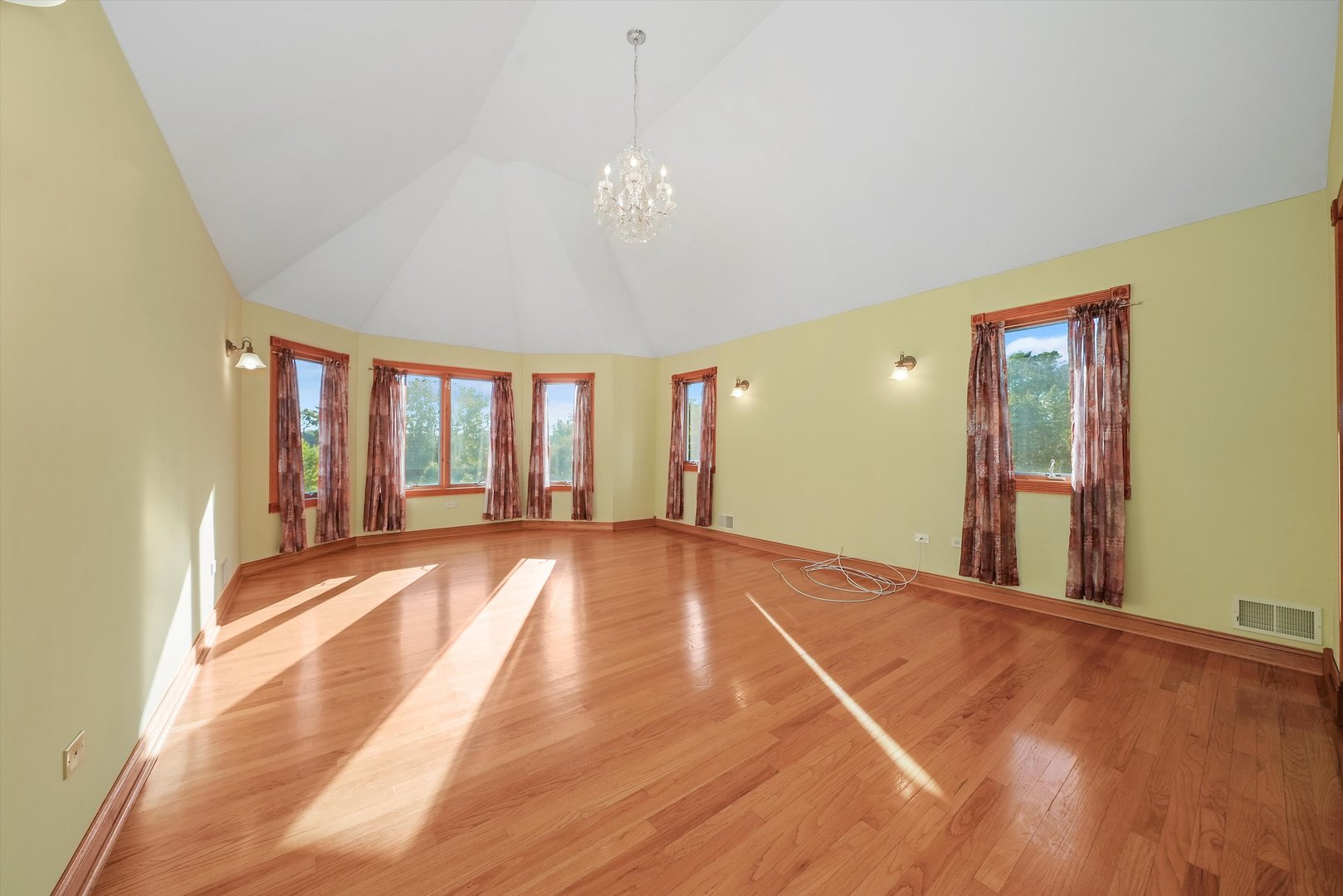 13220 Fox Lane Lemont, IL 60439 - Photo 20 of 43 a view of an empty room with a window