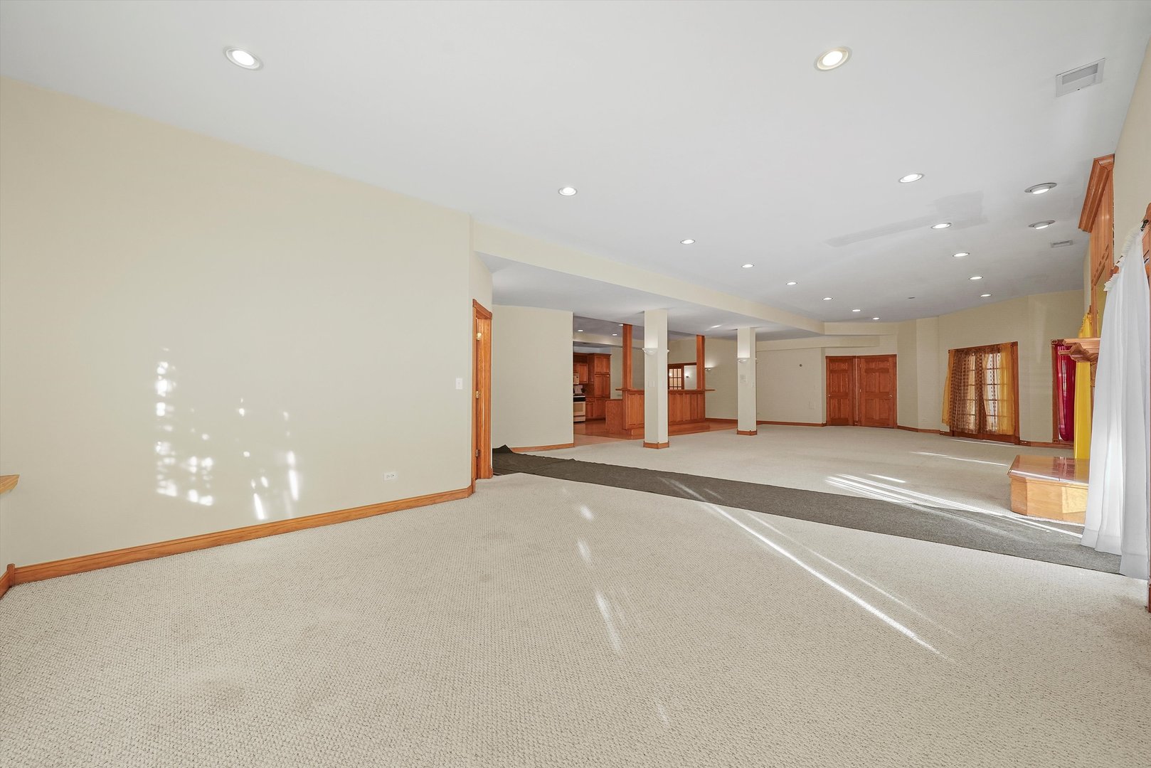 13220 Fox Lane Lemont, IL 60439 - Photo 27 of 43 a view of an empty room with glass door