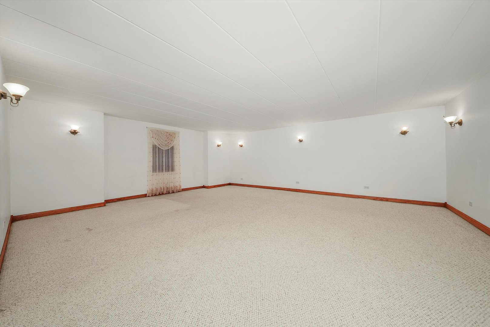 13220 Fox Lane Lemont, IL 60439 - Photo 30 of 43 a view of an empty room