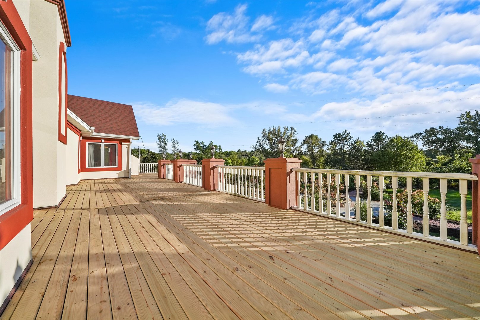 13220 Fox Lane Lemont, IL 60439 - Photo 32 of 43 a view of a house with a deck