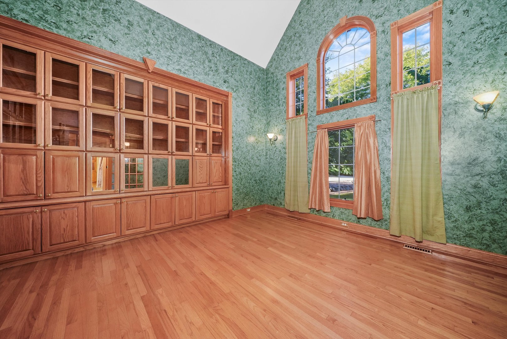 13220 Fox Lane Lemont, IL 60439 - Photo 6 of 43 a view of an house with balcony