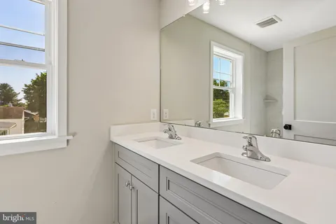 $879,000 | 218 4th Avenue, Newtown Square, PA 19073