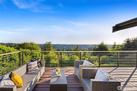 $2,150,000 | 12303 206th Place Southeast, Issaquah, WA 98027