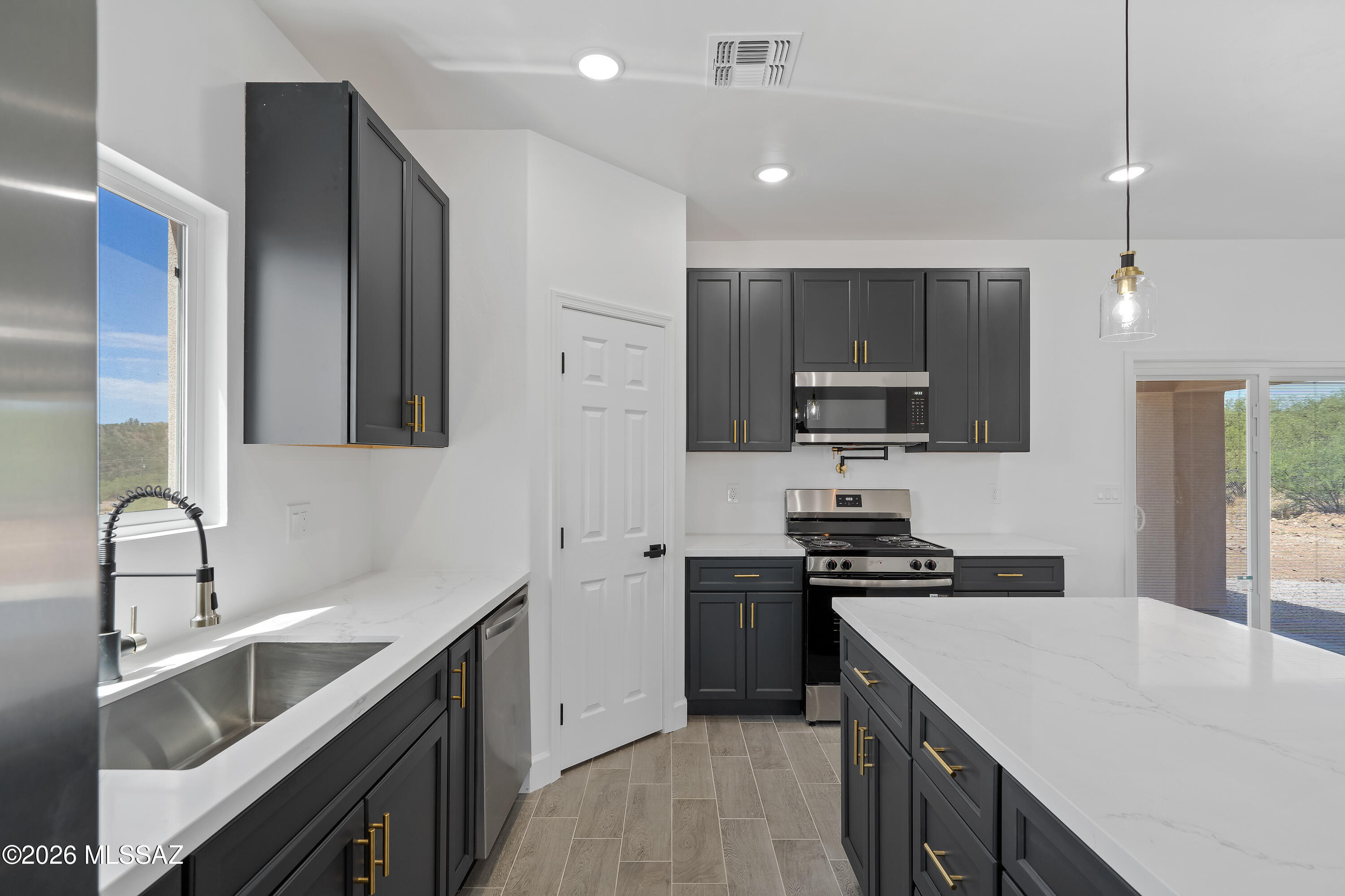 998 Alegre Corte Rio Rico, AZ 85648 - Photo 13 of 49 2 Interiors-7