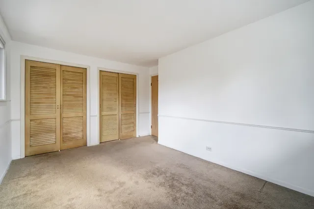 an empty room with a empty space