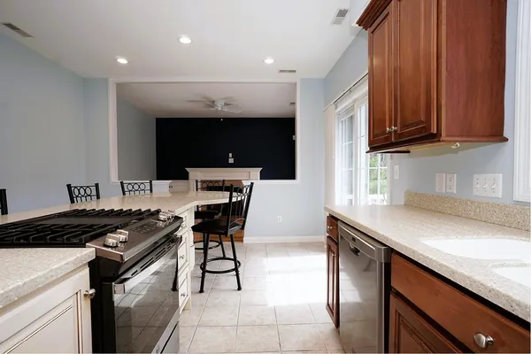 $669,000 | 4 Haley Court, Londonderry, NH 03053