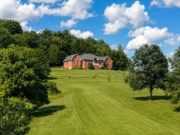 $888,000 | 206 Dry Fork Creek Road, Bethpage, TN 37022