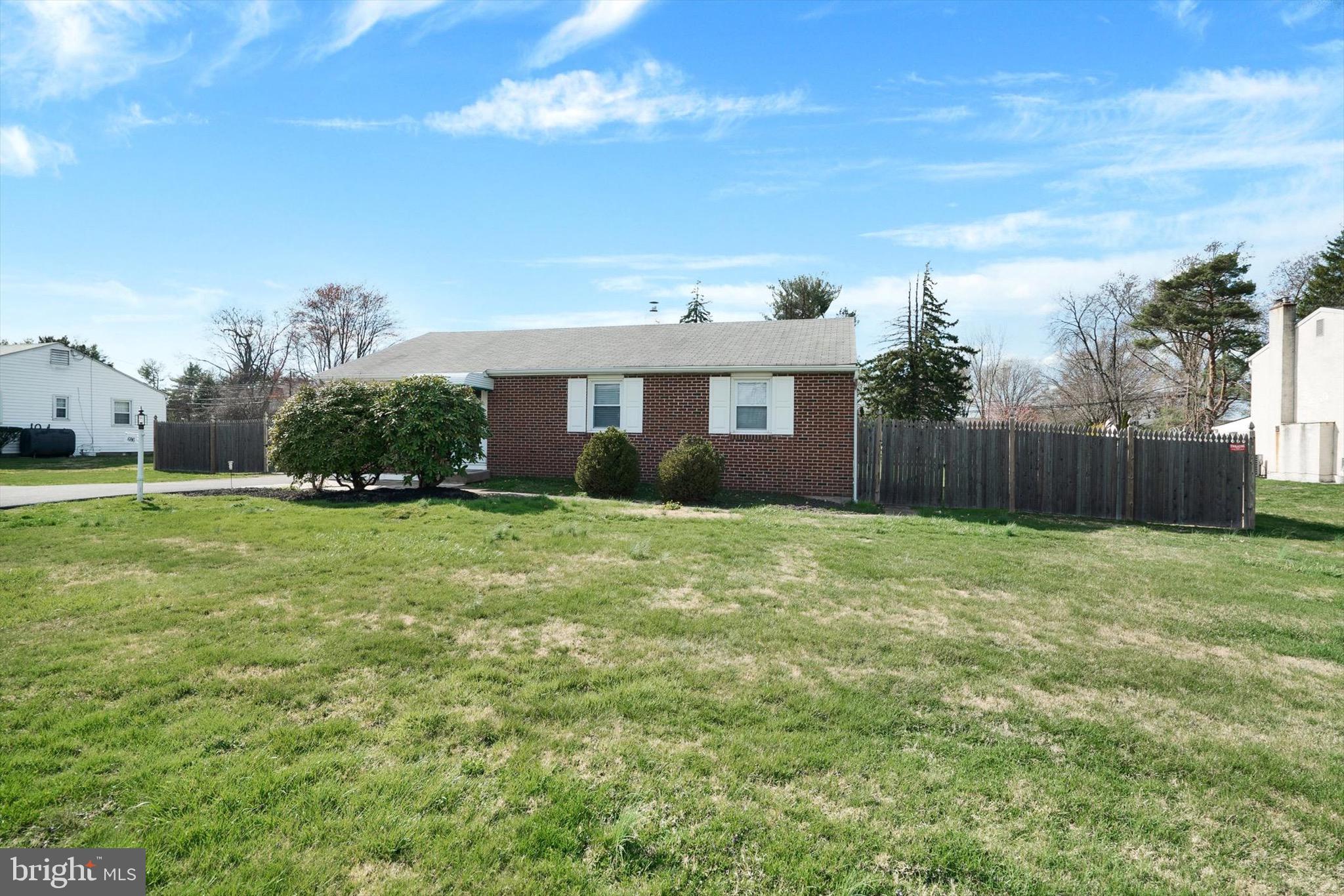 686 Mearns Road Warminster, PA 18974 - Photo 3 of 35 Gallery Image 3