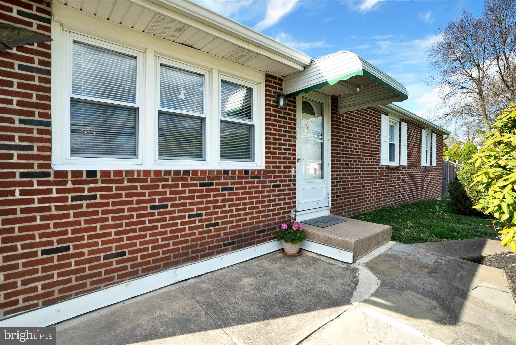 686 Mearns Road Warminster, PA 18974 - Photo 4 of 35 Gallery Image 4
