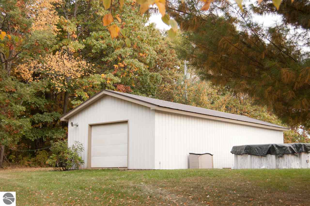 5283 South Meridian Road Mount Pleasant, MI 48858 - Photo 20 of 28 1785208-19.JPG