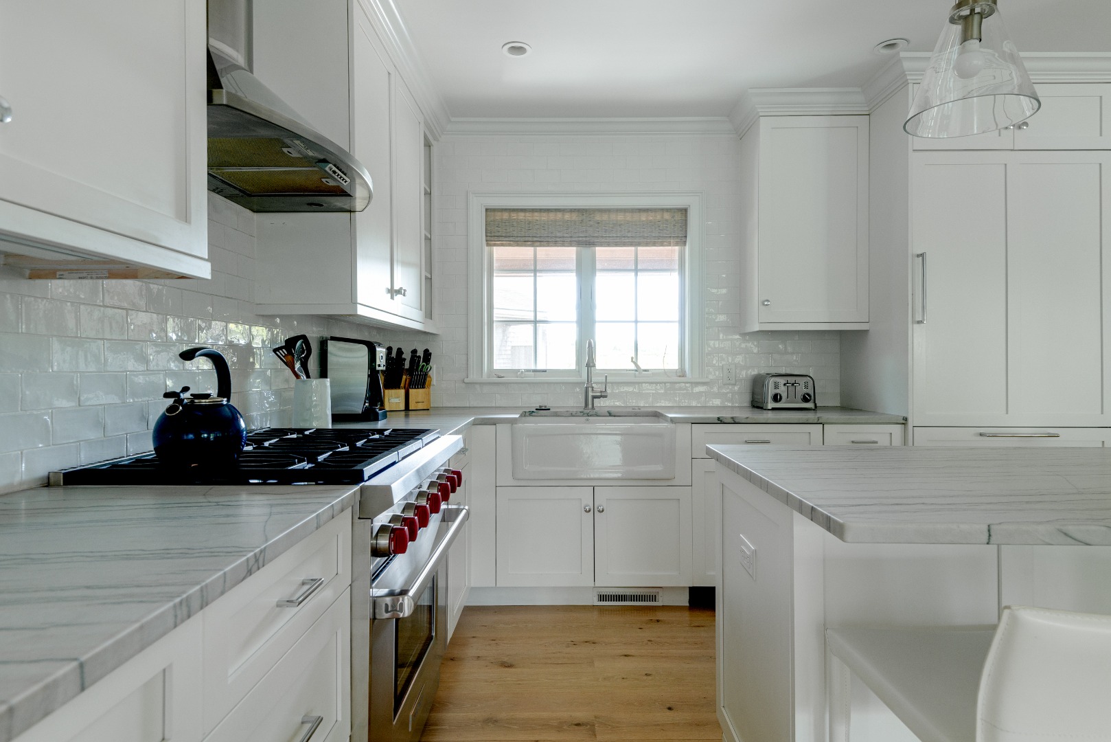 15 Gingy Lane Nantucket, MA 02554 - Photo 41 of 47 Cottage Kitchen